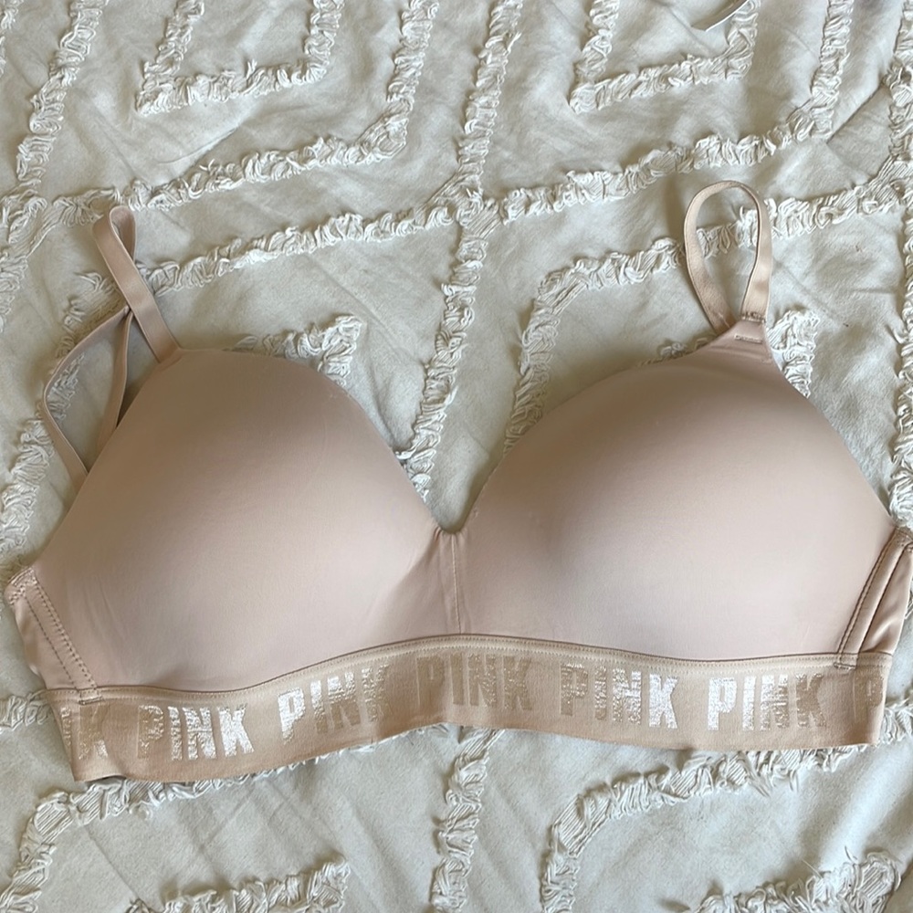 Wear everywhere wireless lightly lined Pink bra